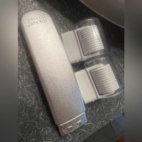 Stacked Skincare Microneedling tool - Picture 3 of 3